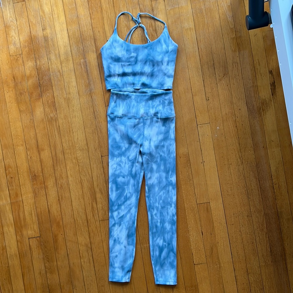 Carbon38 workout set